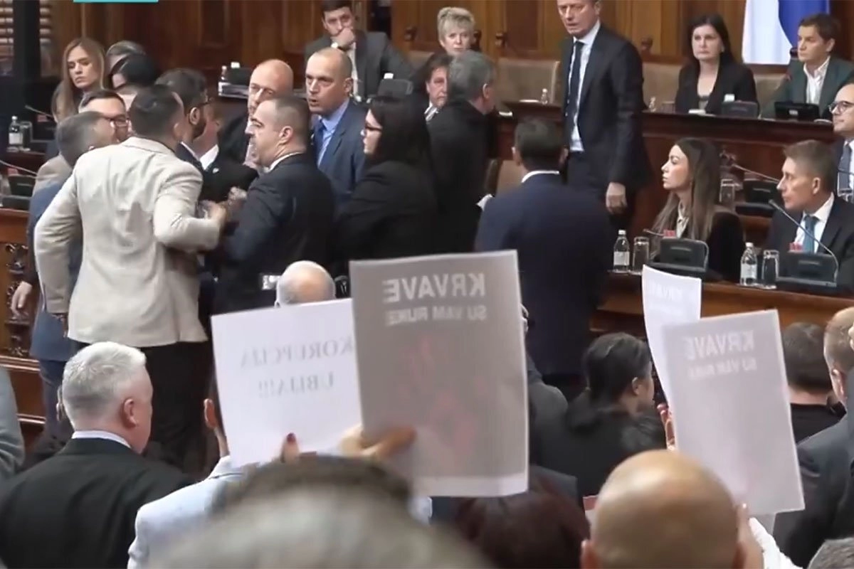 Završena sjednica Skupštine Srbije poslije incidenata i tučnjave